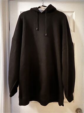 NWT Boohoo x Kourtney Kardashian Oversized Black Hooded Sweatshirt